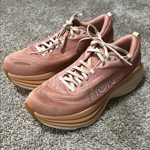Hoka women’s Bondi 8